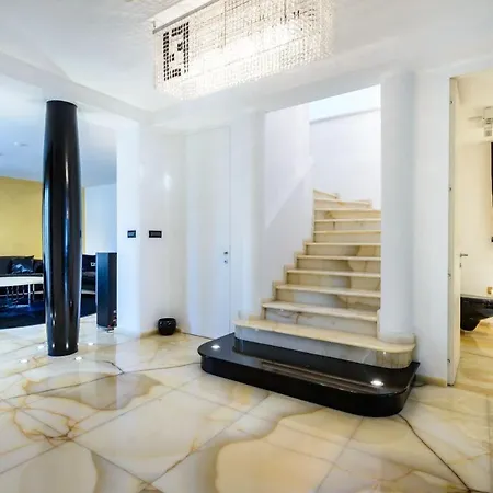 Vila Luxury Seafront Queen With Private Pool Near The Sea In Dubrovnik