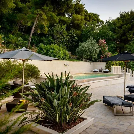 Luxury Seafront Queen With Private Pool Near The Sea In * Dubrovnik
