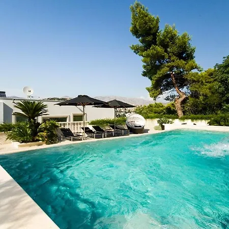 Luxury Seafront Queen With Private Pool Near The Sea In * دوبروفينك