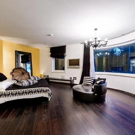 فيلة Luxury Seafront Queen With Private Pool Near The Sea In *