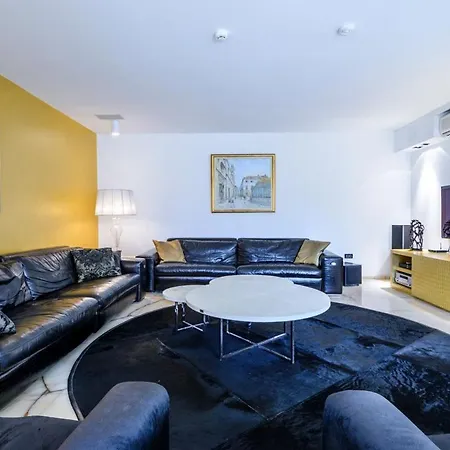 Luxury Seafront Queen With Private Pool Near The Sea In فيلة *